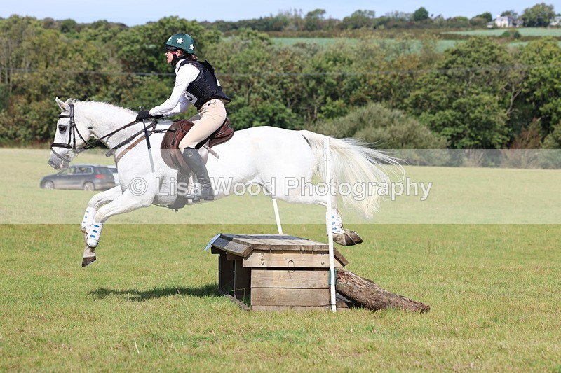 3E7A6591 - Class 1: Trebudannon Open: Pheasant Feeder