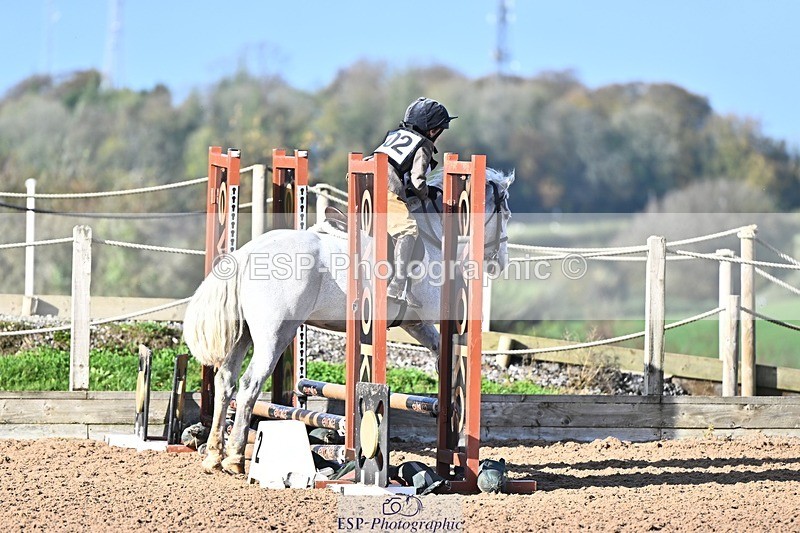 261027-113807-00065 - Clear Round and 60cm