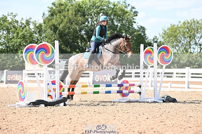 250821B-152907-00552 - Group B - Danielle