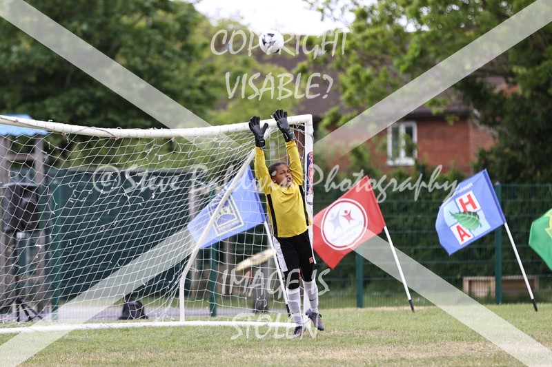 1DX32111 - Covingham Park V Tadpole Farm