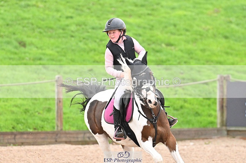 250920-155805-01833 - Cls 21 Pony Intro 80cm Derby