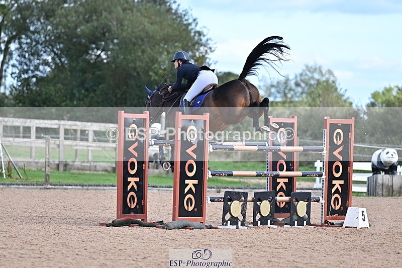 260923B-160613-01094 - Cls 7ab National 1.30m & 1.40m Open