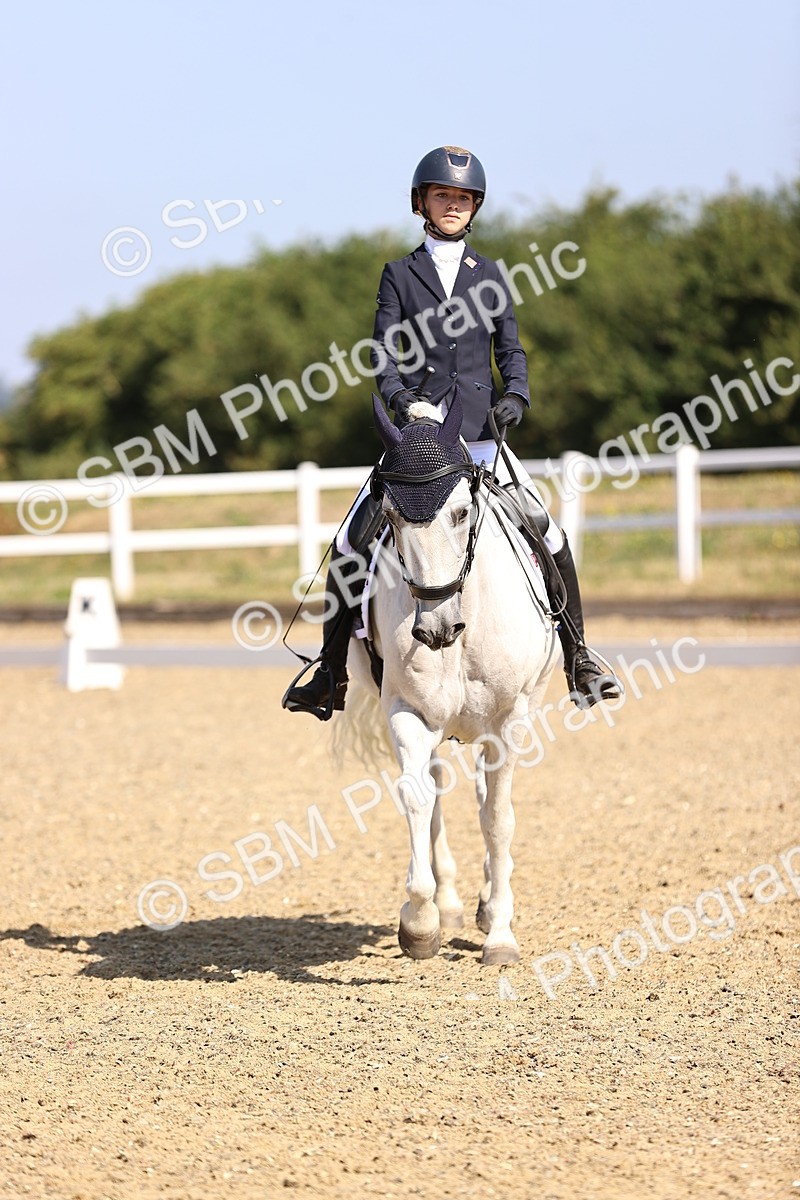 SBM_009220 - Novice 5 - 9.50-10.53