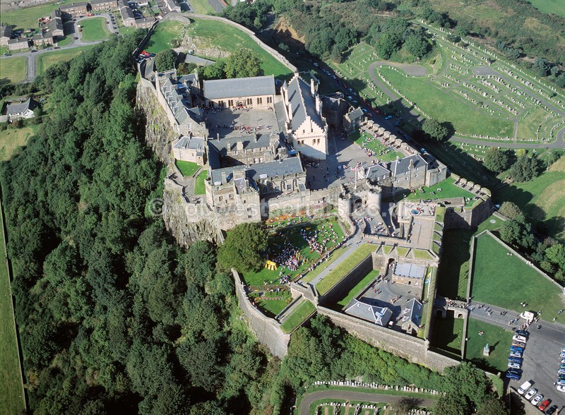 aerial pictures of Scottish monuments tourist attractions Royal castles of Scotland