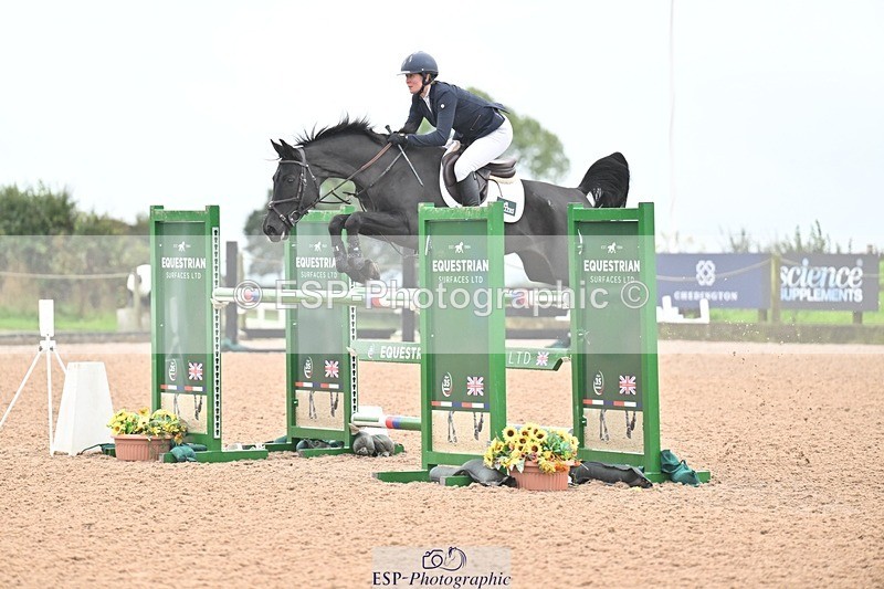251003-131525-01066 - Cls 3 Foxhunter and 1.20m