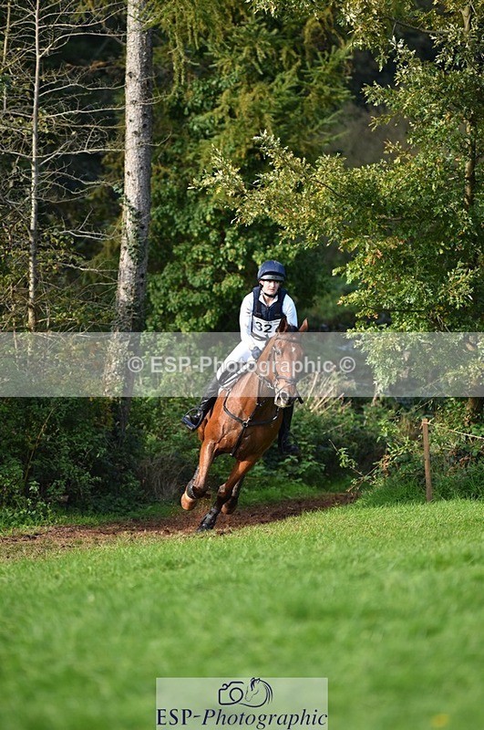 231022-144900-29275 - 327-ENSOR.VAN.HET.HELLEHOF-Francesca.Swallow-XC