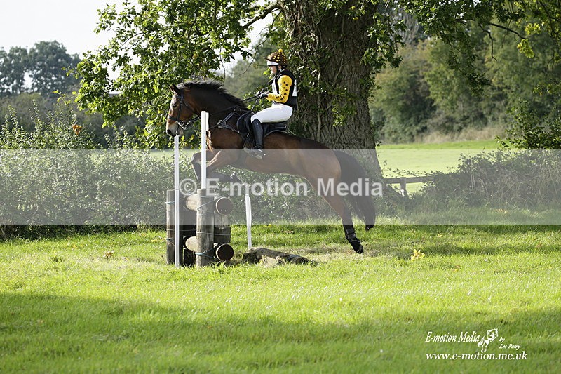  WWHT 171021 3020 - Intermediate (0.90m)  17/10/21