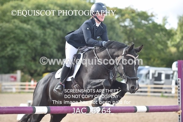 JAC_6264 - CLASS 9 SAT Pony Foxhunter/ 1.10m Open