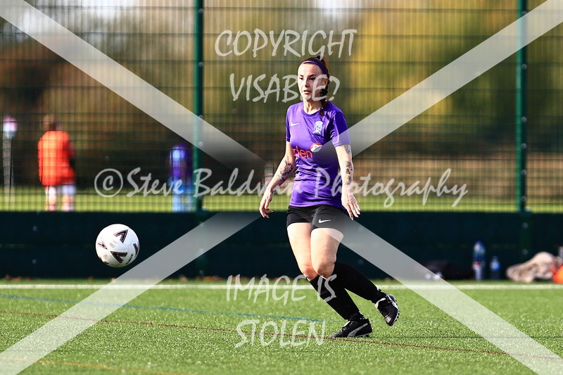 1DX30645 - 2025-10-05 FC Abbey Meads Ladies V Purton  Kingsdown FC Ladies