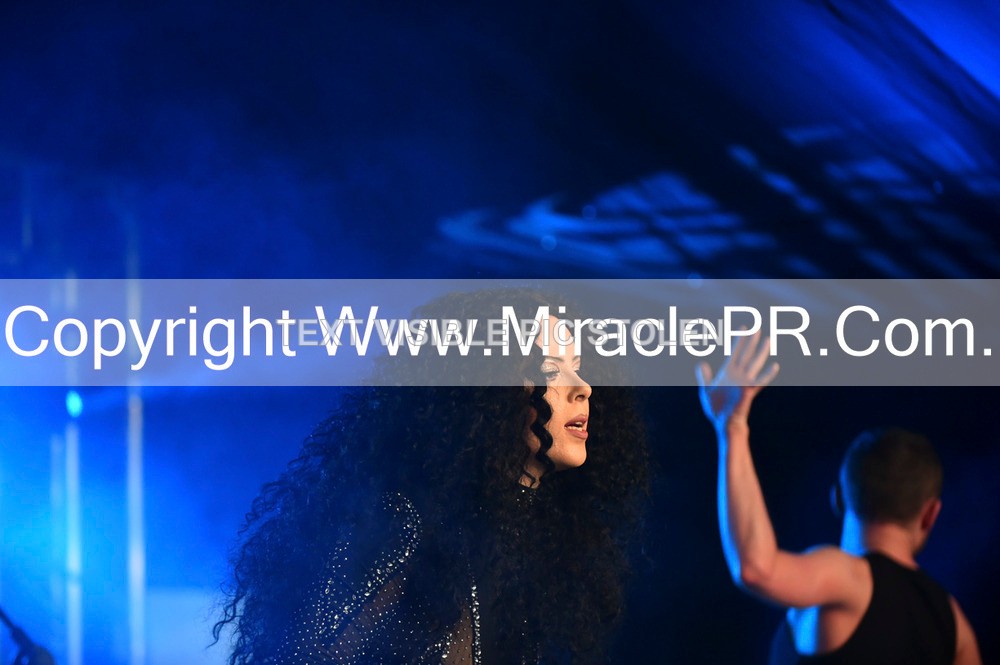 SH4_6104 - The Cher Experience