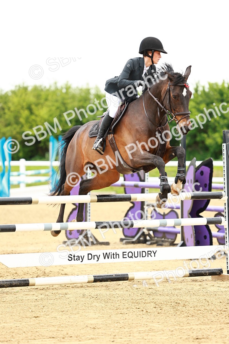 SBM_001121 - Class 4 - Senior Newcomers - 1.10m