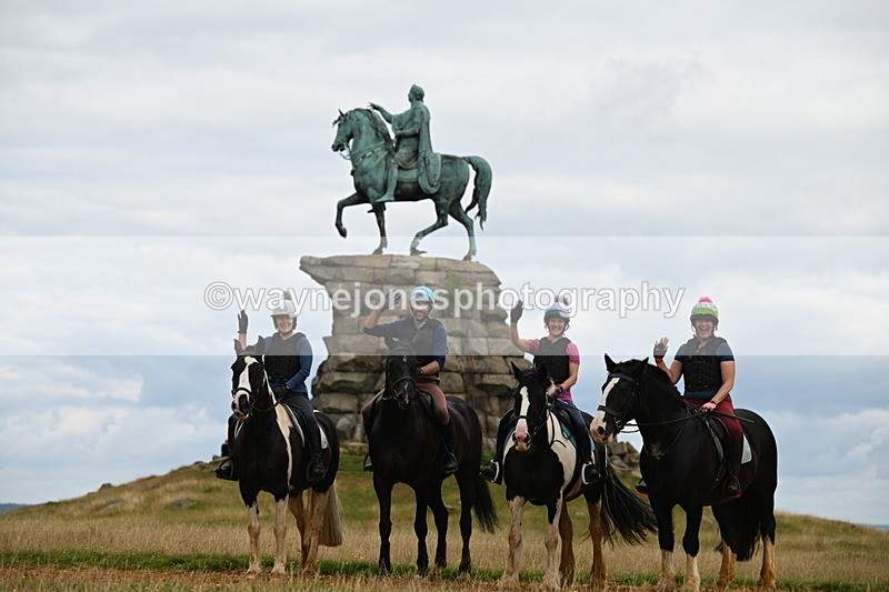 DSC_6456 - Time at Statue 12:17 to 12:44