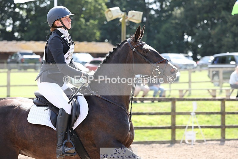 240803-153112-08923 - 269-Lauren_Dawson-BLAKNEYS_DAISY