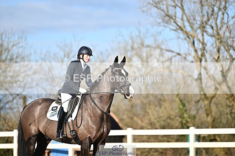 241214-111322-01335 - 144-Natasha.Rumble-Week.Orchard.Leo