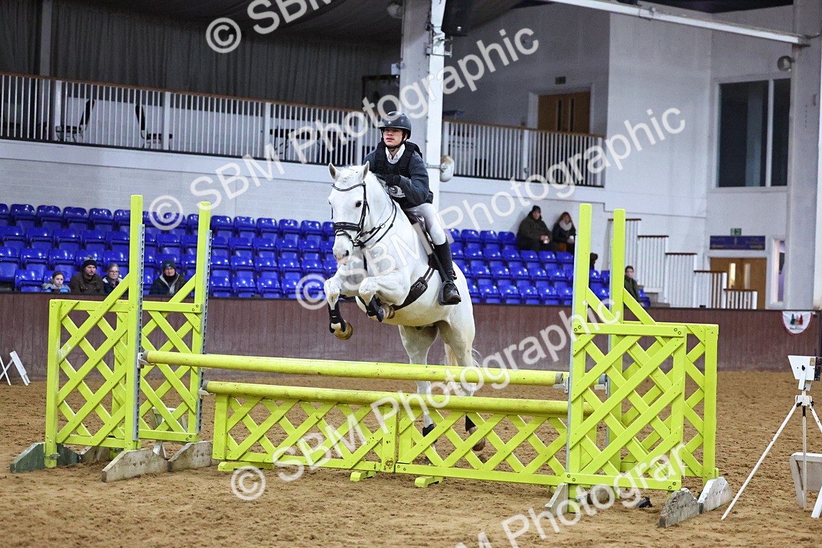 SBM_002853 - Class 6 - Holly & Ivy Stakes - 90cm