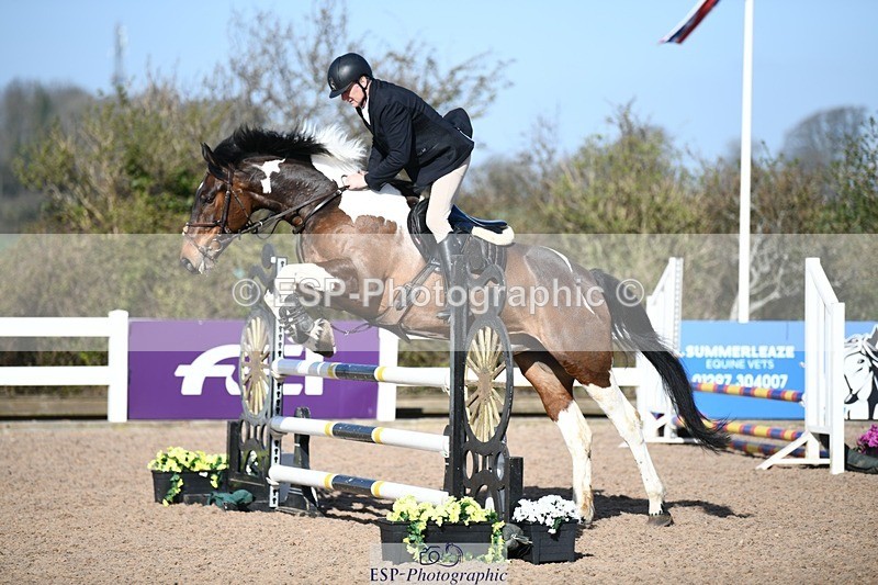 250330-101503-06043 - Cls 32 British Novice and 90cm