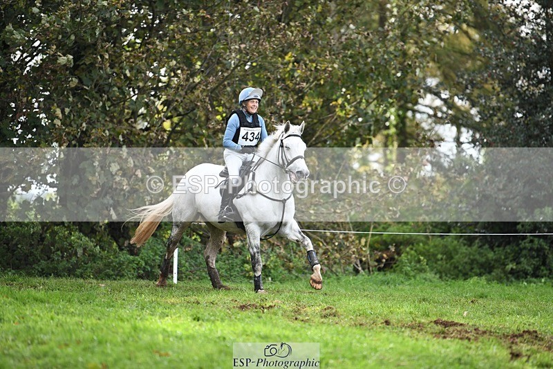 231021-133351-18068 - 434-SPINK.BUSTER-Sue.Parkes-SC+XC