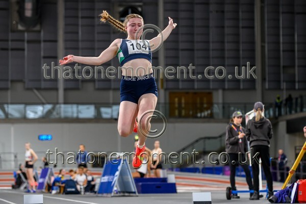 AgeInd25SUN-912349 - Field Female