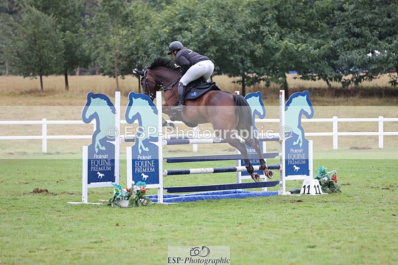 250830A-150529-07202 - Cls 16 Snr Newcomers and 1.10m Open