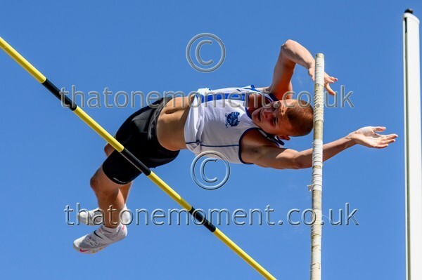 Age25SAT-916368 - Field Male