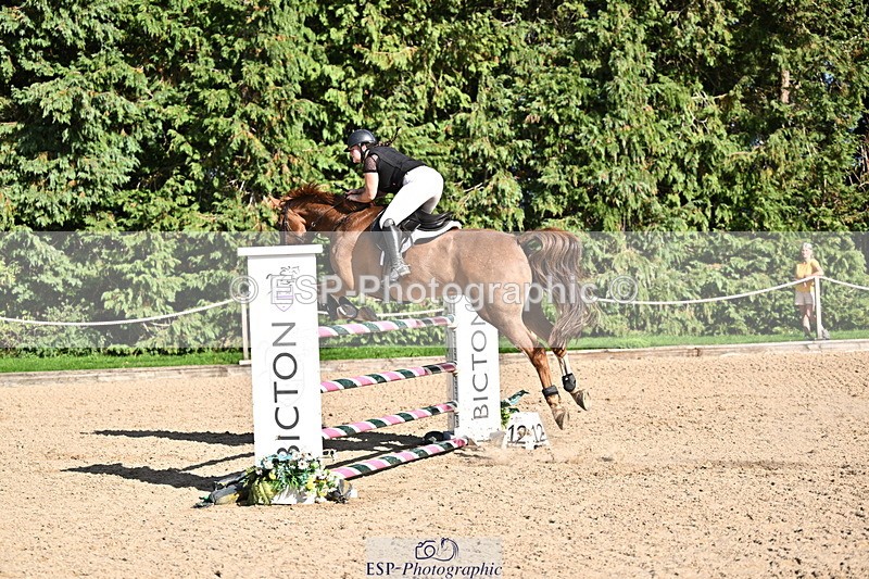 260906A-162111-04657 - Cls 24 Snr Foxhunter