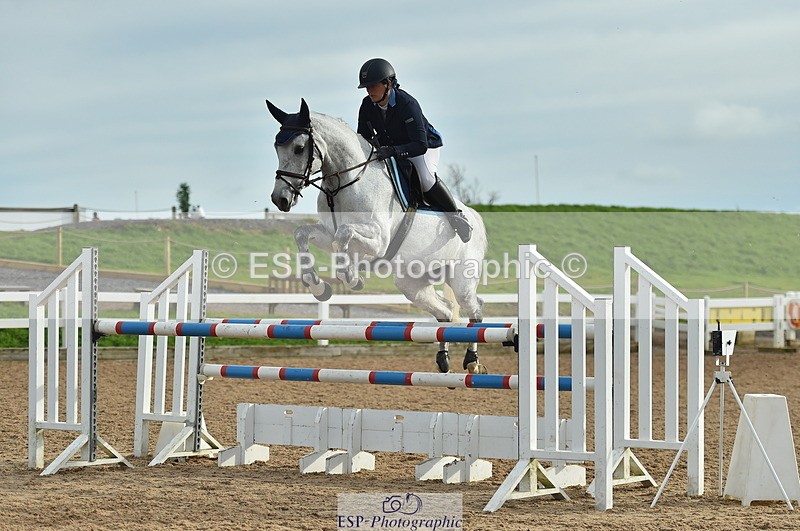 231111A-131638-02092 - Cls 12 Newcomers & 1.10m Open