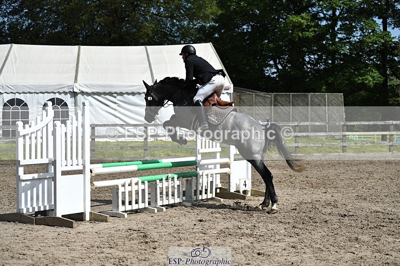 230512-112316-00647 - Cls 10 Snr 85cm Schooling