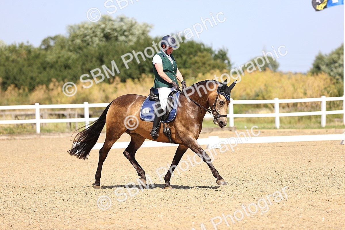 SBM_009487 - Novice 5 - 9.50-10.53