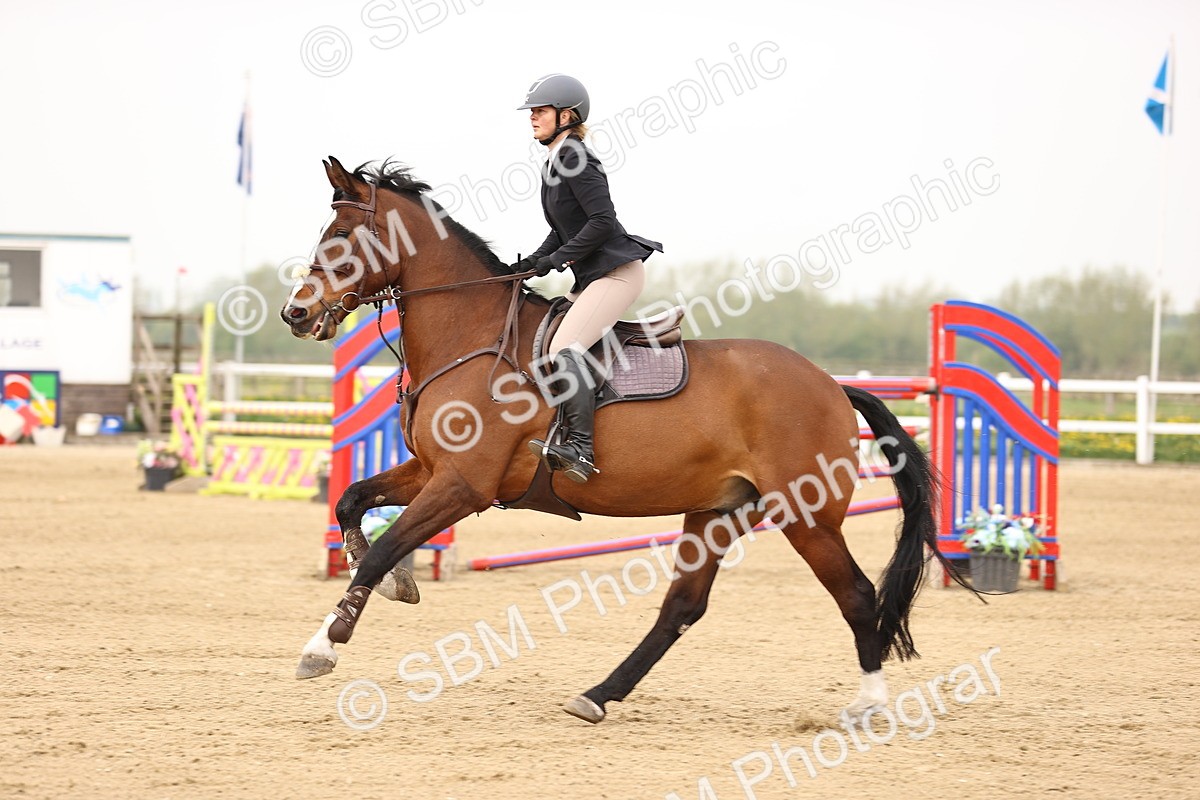  - Class 15 - Senior British novice - 90cm