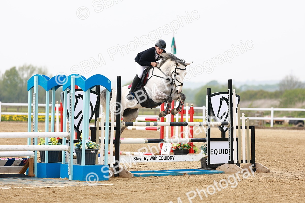  - Class 18 - Senior Newcomers - 1.10m