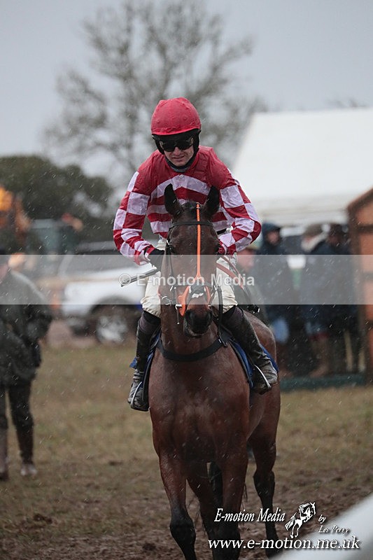 PtP 260125 1031 - Cocklebarrow Point-to-Point racing with the Heythrop Hunt 26/01/25