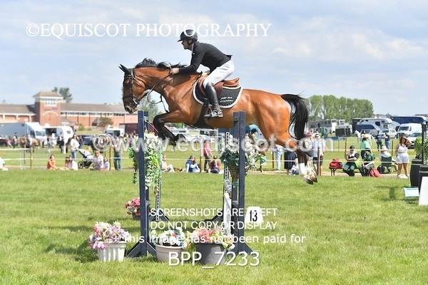 BPP_7233 - CLASS 3 Andrew Hamilton Coach, RHS Foxhunter Championship Qualifier