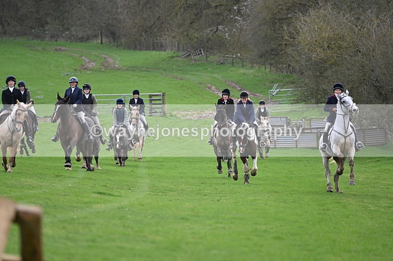 WJ6_9119 - Line Three