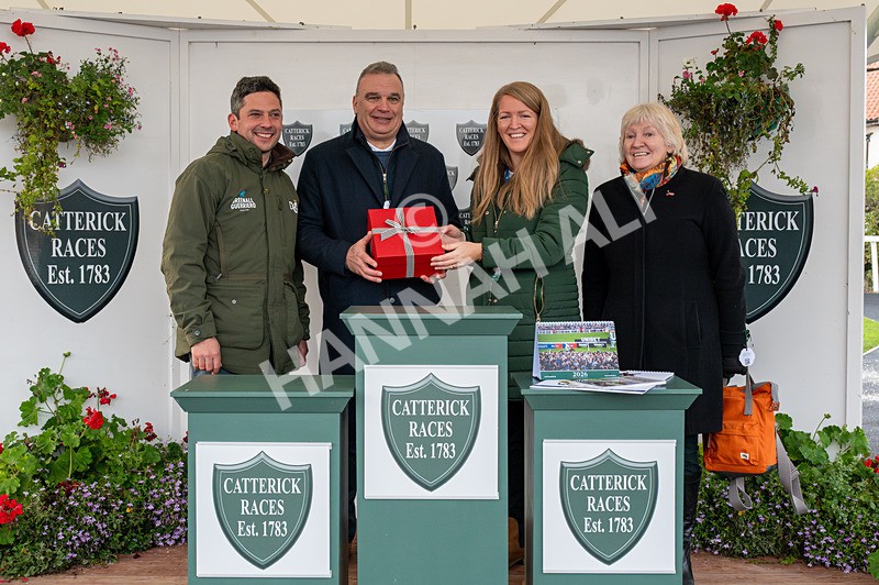 211125-Race 6-Aboutdamntime-2228 - Race 6