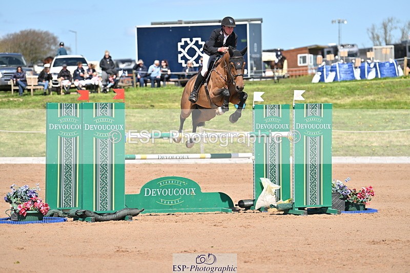 240420A-133220-11392 - Cls 7, 2 Star Medium Tour 1.35m