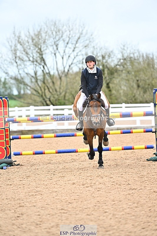 240501A-140926-00980 - Cls 8 Snr Foxhunter and 1.20m Open