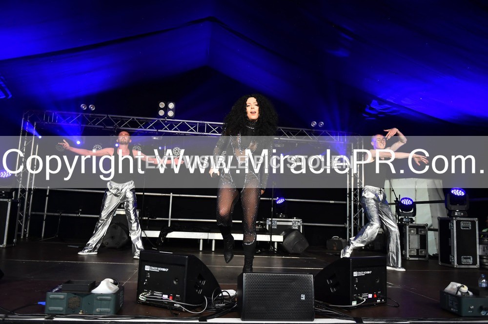 SH4_6137 - The Cher Experience