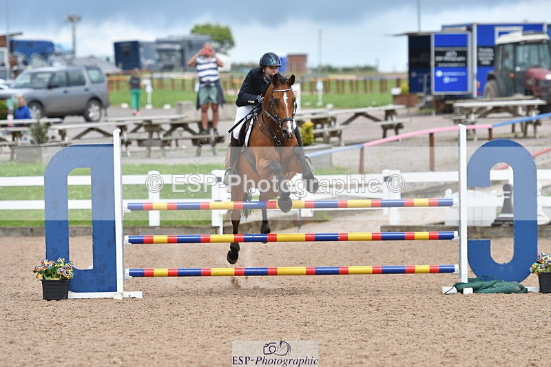 240727A-155102-06397 - Cls 24 1.05m Amateur Qualifier