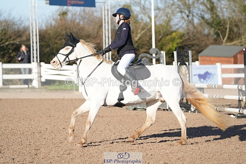 251130-104113-00960 - Cls 4 Pony Brit Nov & 80cm Open