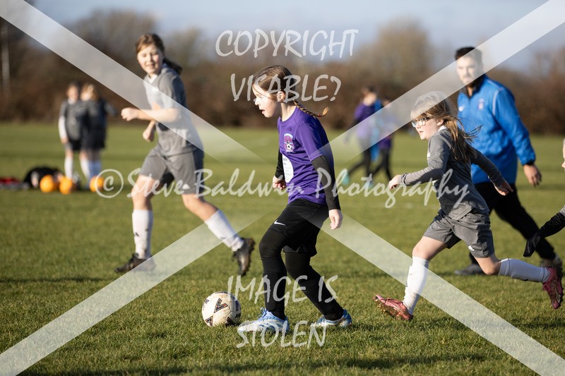 1DX30416 - 2026-01-17 FC Abbey Meads U9 Purple Girls V Develop FC U9 Girls