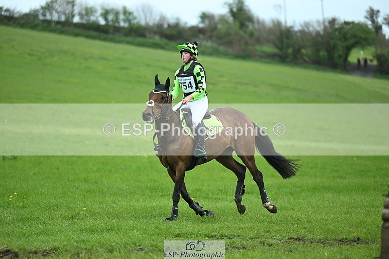 250419-142039-11715 - 754-Caitlyn.Faull-HAY.THERE.MONA