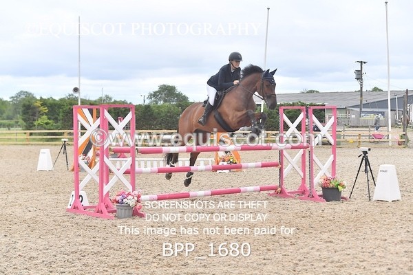 BPP_1680 - FRI CLASS 4 Senior Newcomers/ 1.10m Open