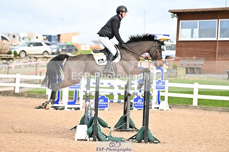 241208-131725-01739 - Cls 21 Newcomers and 1.10m Open