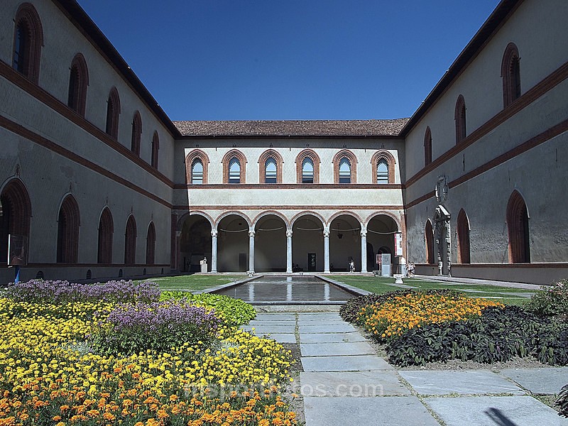 Garden in Castello Sforzesco, Milan - Travel, city/land scapes