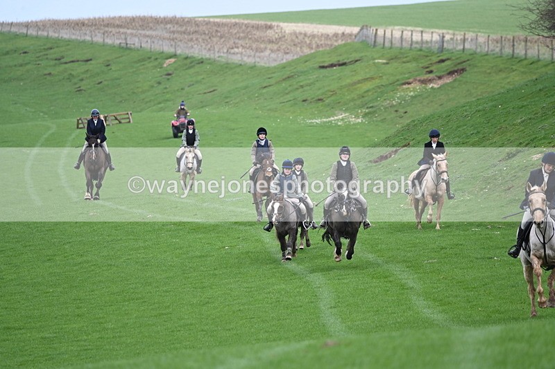 WJ6_9297 - Line Three