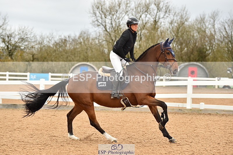 231122A-131856-00442 - Cls 4 Newcomers & 1.10m Open