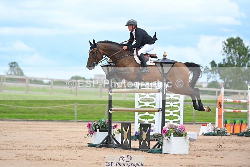 230721A-152215-07191 - Cls 10, 2 Star Big 1.45m Start to break