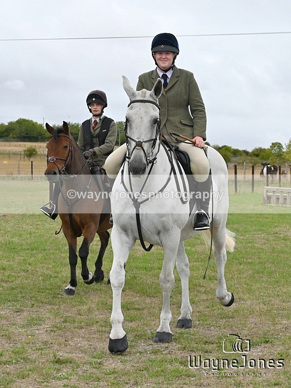 WJ7_0640 - Berks & Bucks Hound Exercise Blewbury 13-09-26