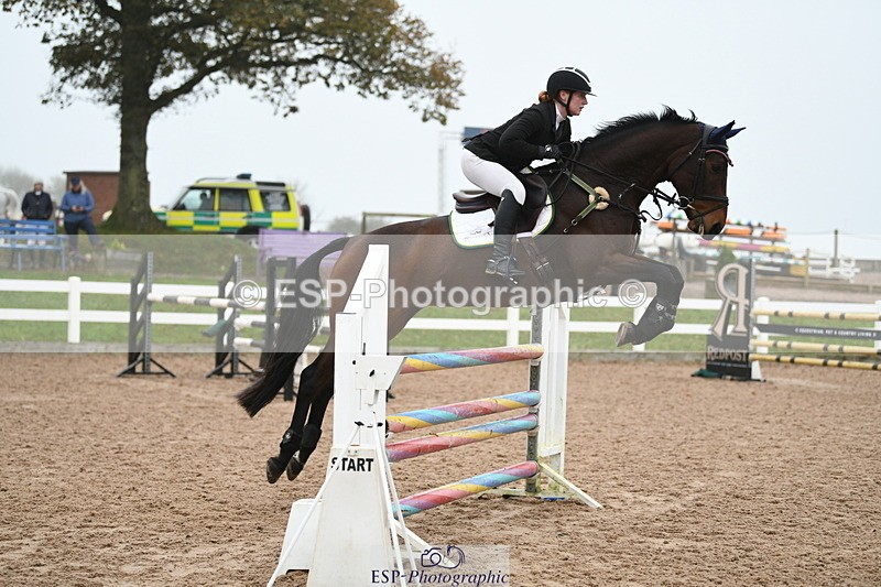 241103A-104241-07548 - SUN Cls 21 Snr Newcomers and 1.10m Open