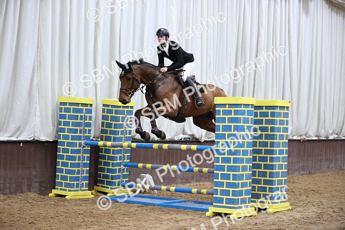 SBM_001919 - Class 4 - Senior Newcomers - 1.10m Open